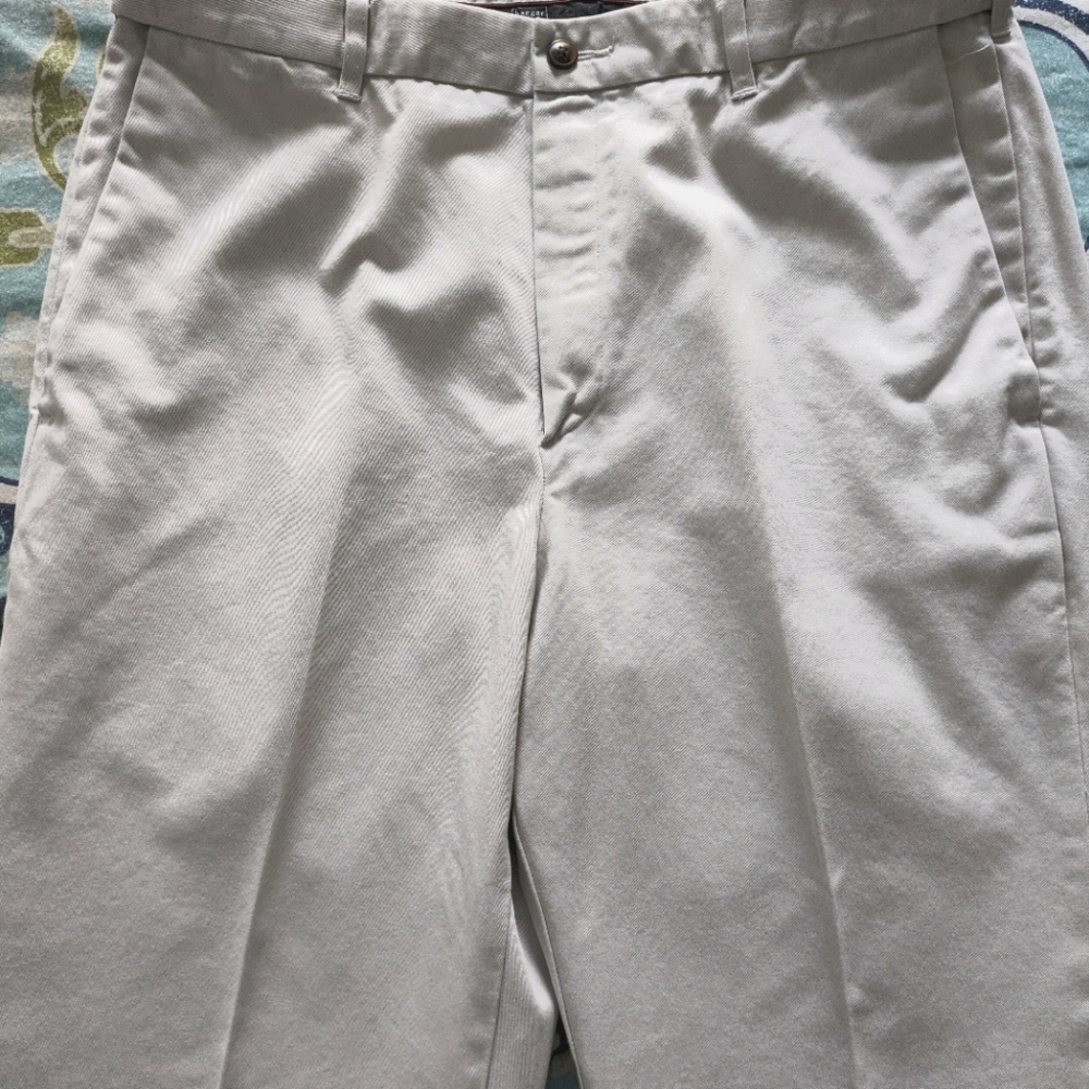 Men's Haggar khakis 34 x 30 stone color